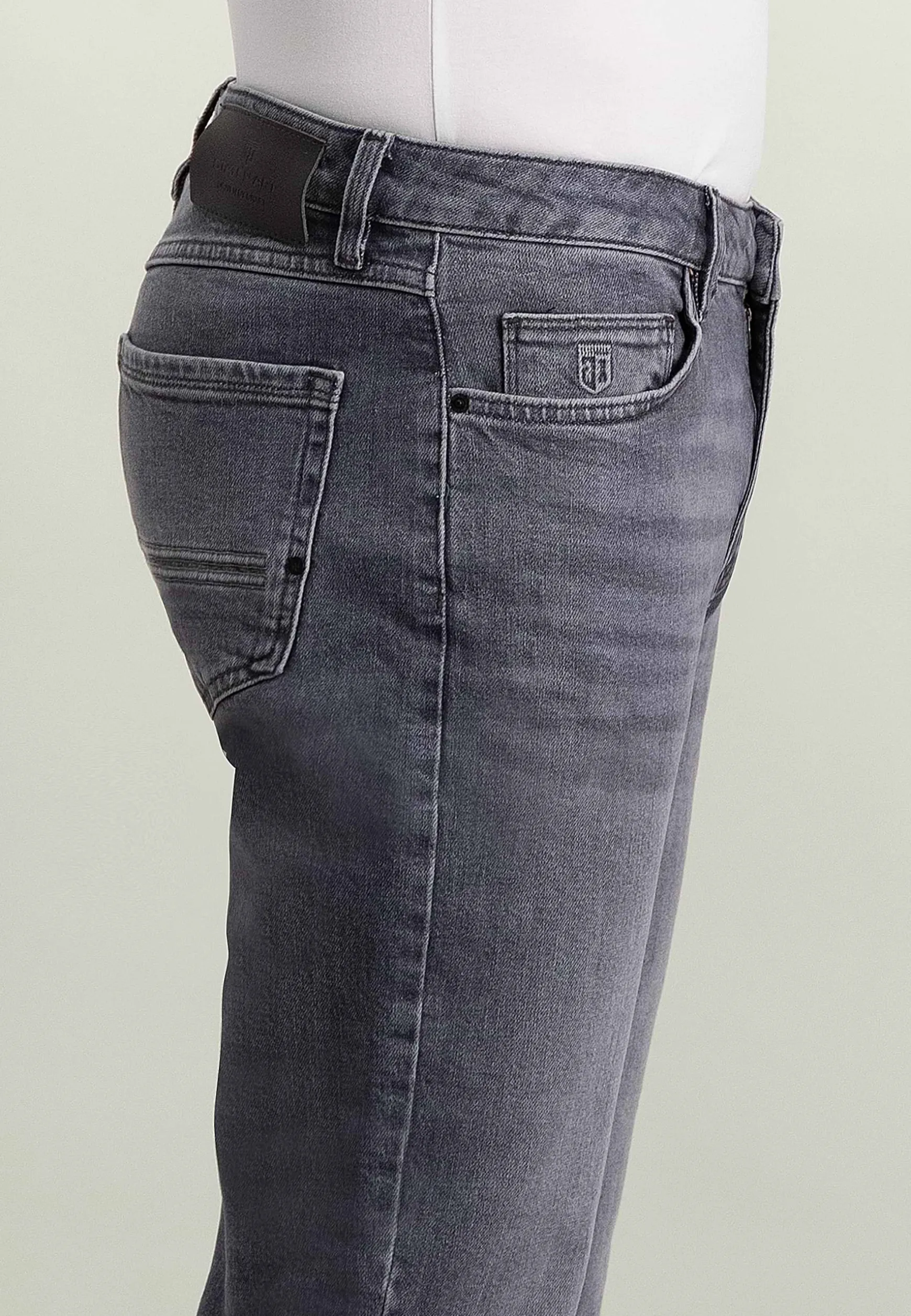 DRIVER tapered fit 5-pocket van stretchdenim