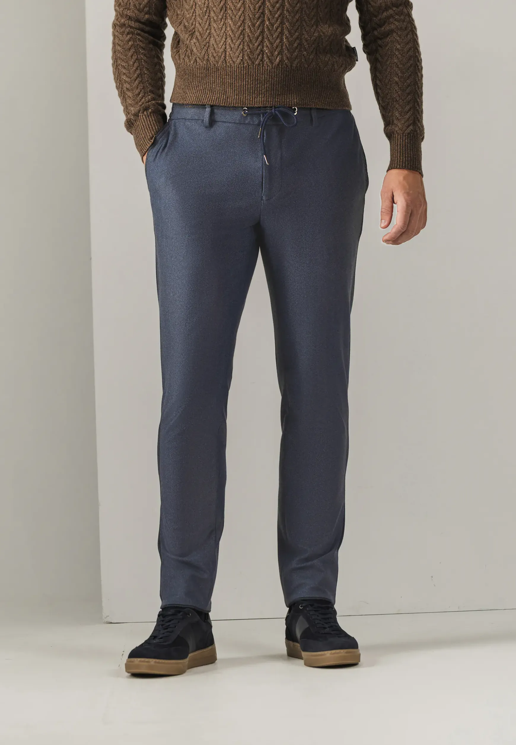 Gemêleerde chino in stretchstof