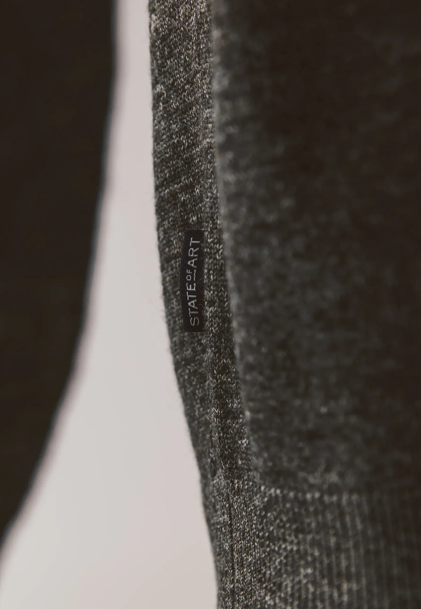 Gemêleerde trui met ribdetails