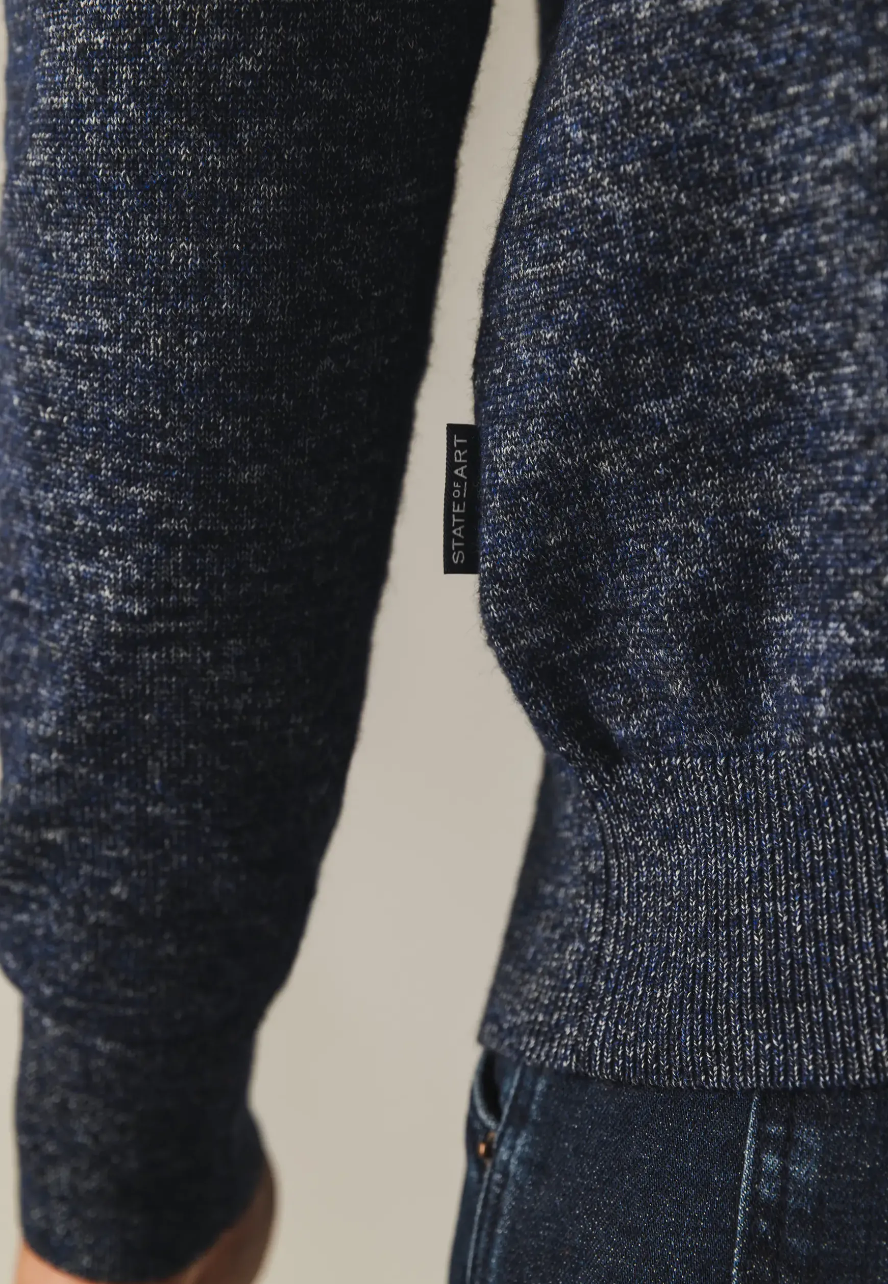 Gemêleerde trui met ribdetails