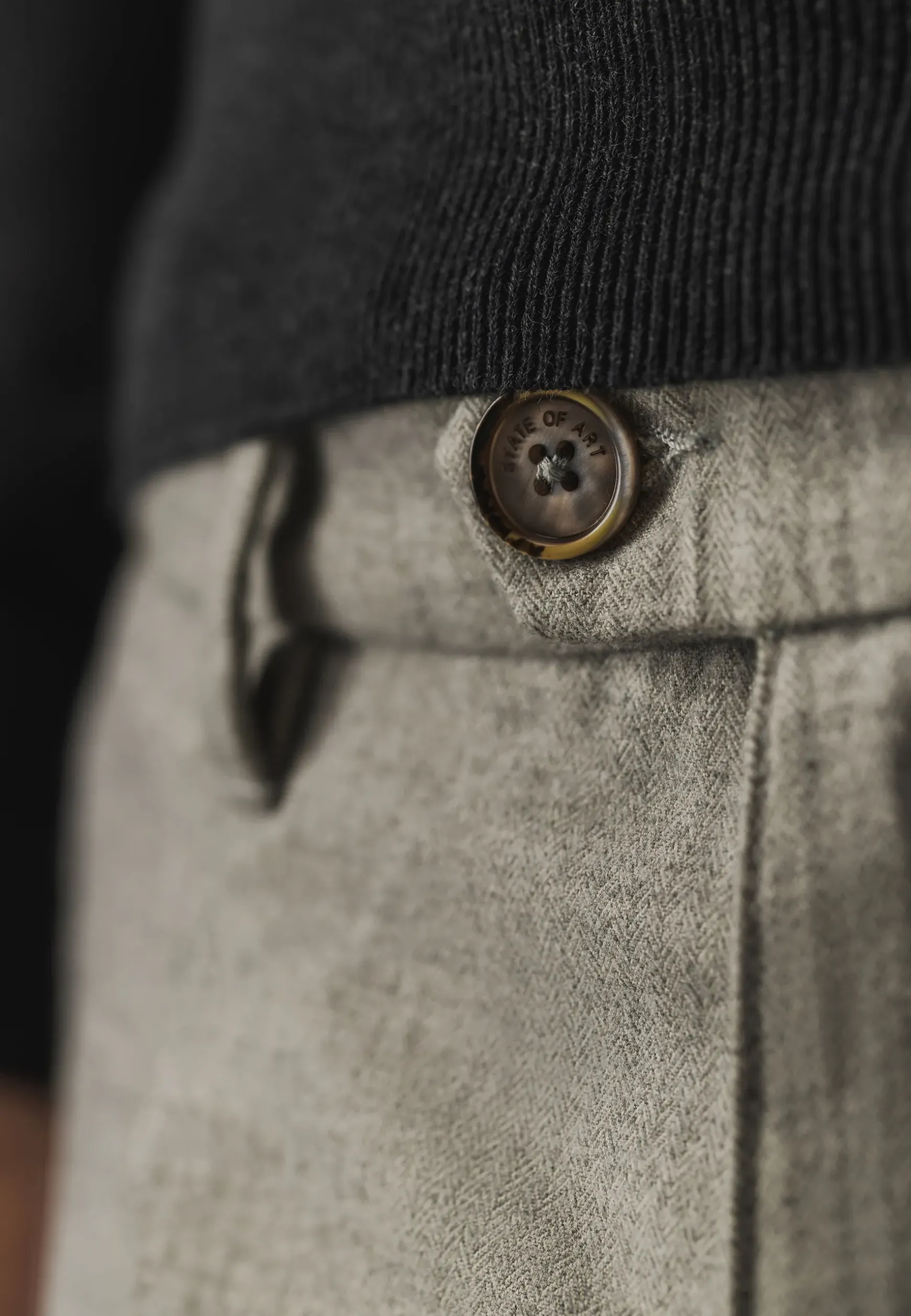 NAVIGATOR chino in stretchstof met visgraatmotief
