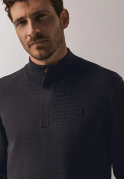 Trui met rijstkorrelpatroon