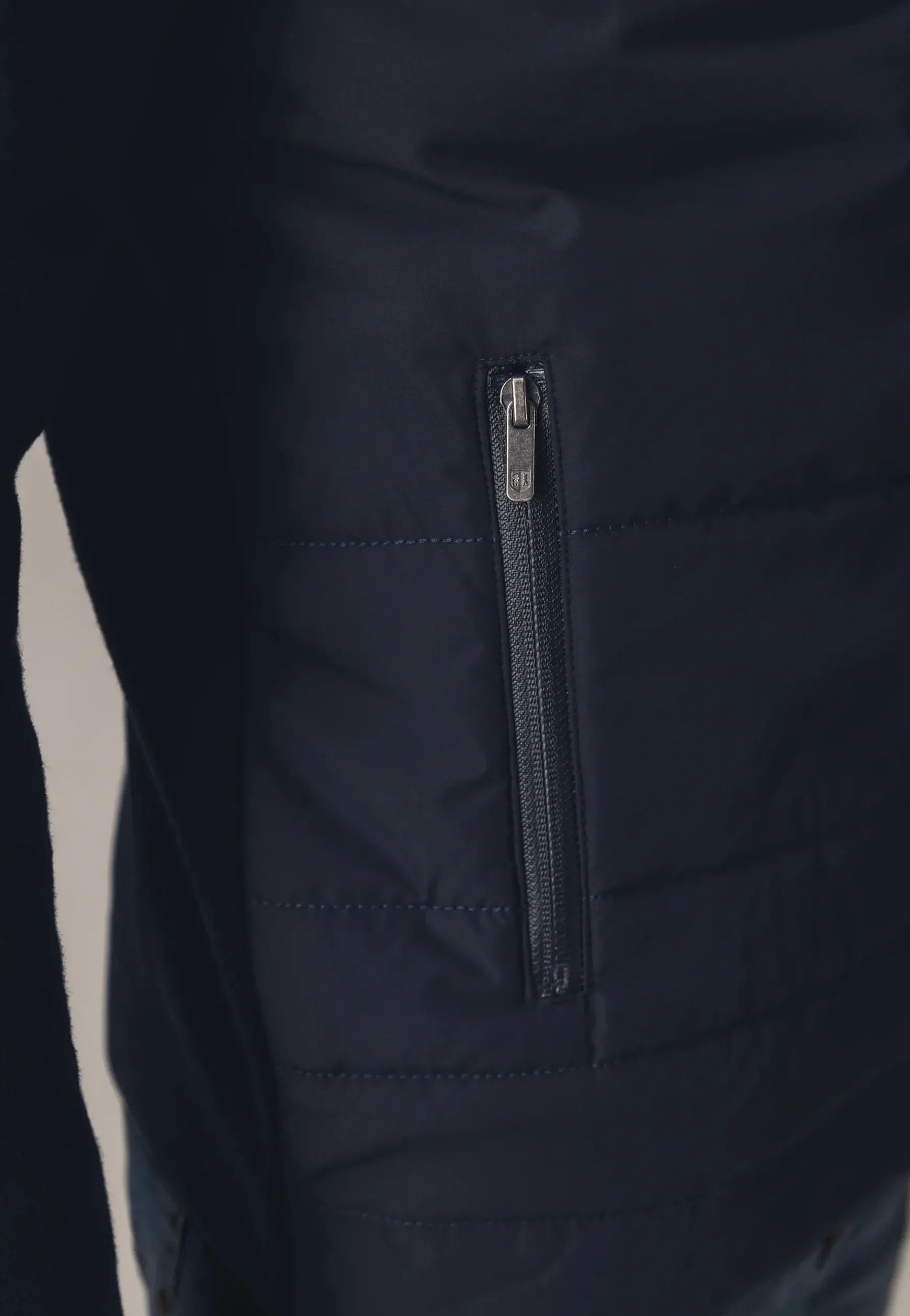 Vest met nylon voorkant